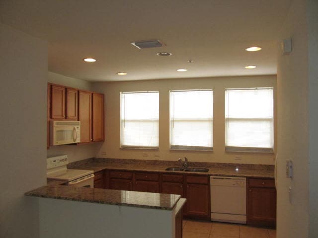 Photo - 883 Millbrae Ct Townhome