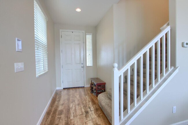 Foto del edificio - Four Bedroom Home in the Harlan Ranch Community