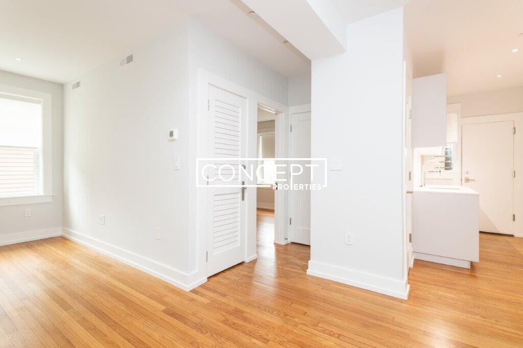 Primary Photo - 17 Forest St