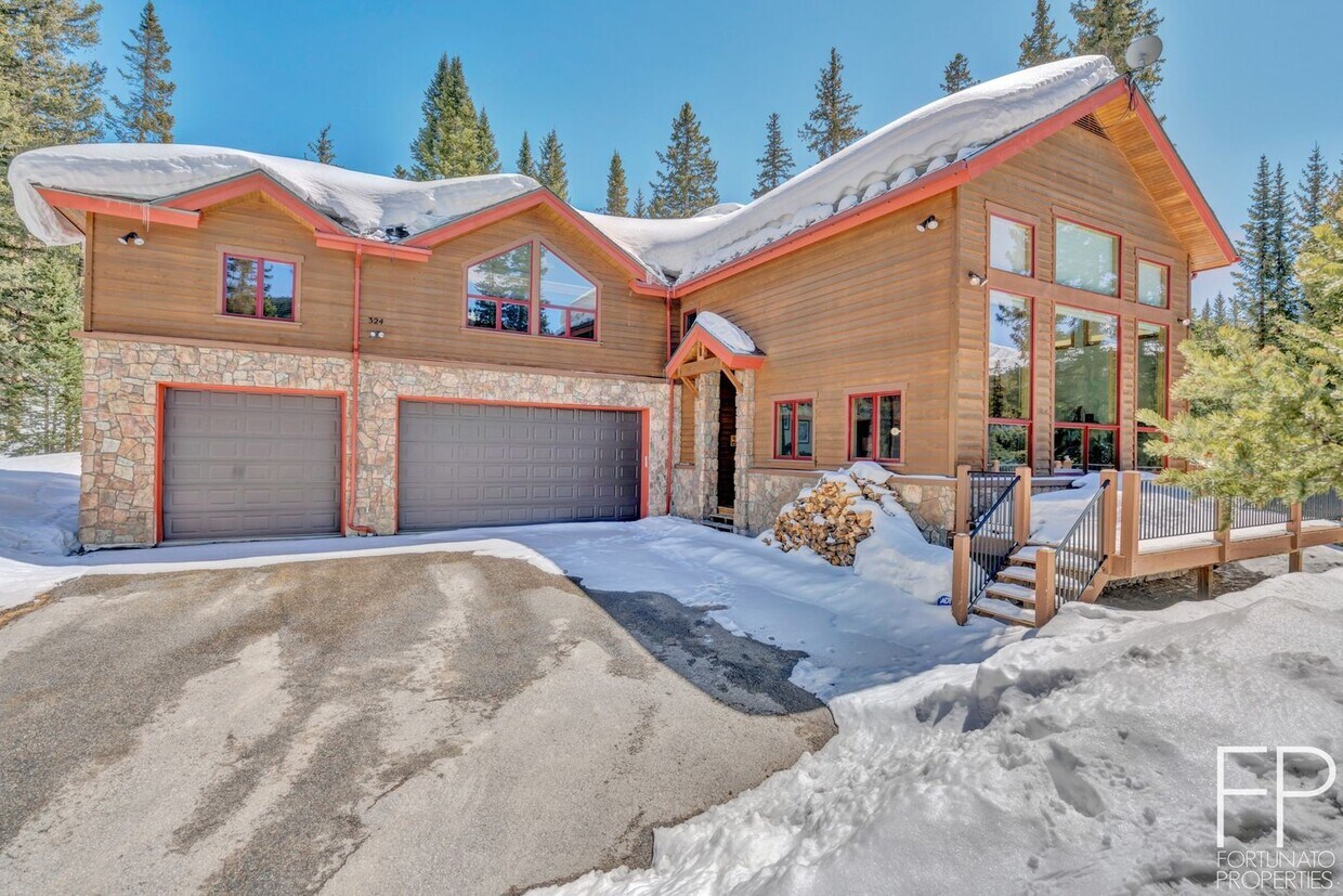 Foto principal - All utilities included! Winter lease! Pond...