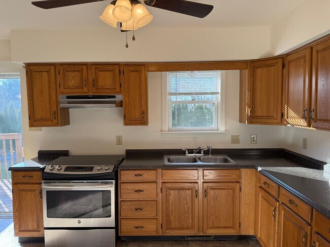 Foto del edificio - 110-112 Fridy St.