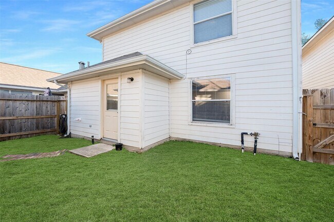 Foto del edificio - 6423 Austinville Dr