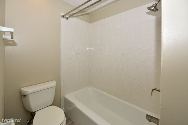 Building Photo - 3 br, 2.5 bath Condo - 1030 Galliton Ct