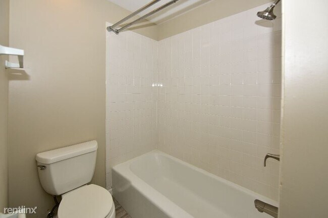 Foto del edificio - 3 br, 2.5 bath Condo - 1030 Galliton Ct