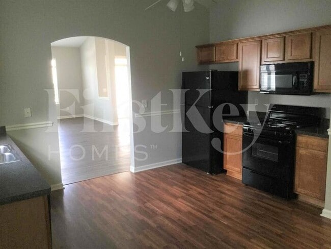 Building Photo - 207 Fairgrove Ln