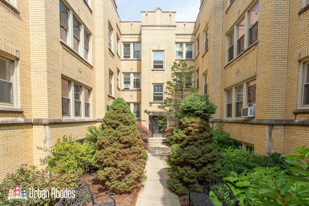 Primary Photo - 4311 N Francisco Ave