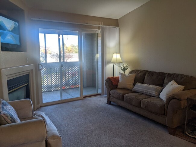 Building Photo - 2 Bedroom 2 Bath in Broomfield - Available...