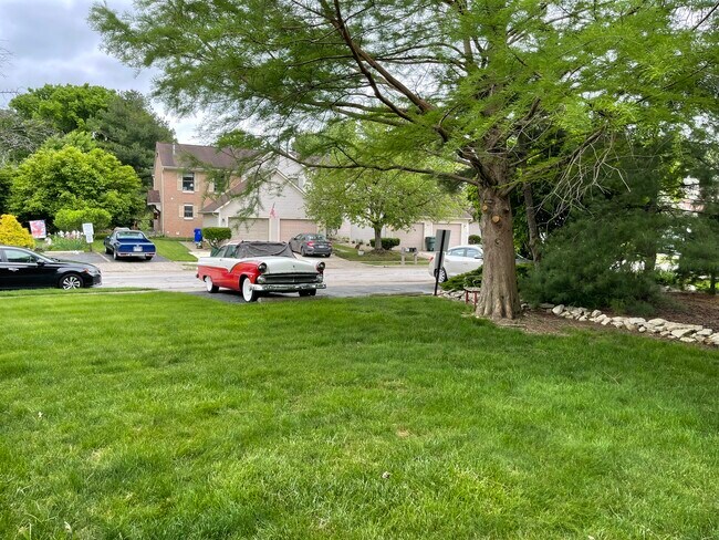 Foto del edificio - 8372 Cliffthorne Way