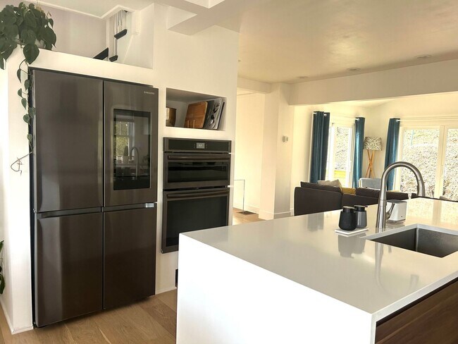 Photo - Charming 4 Bedroom House