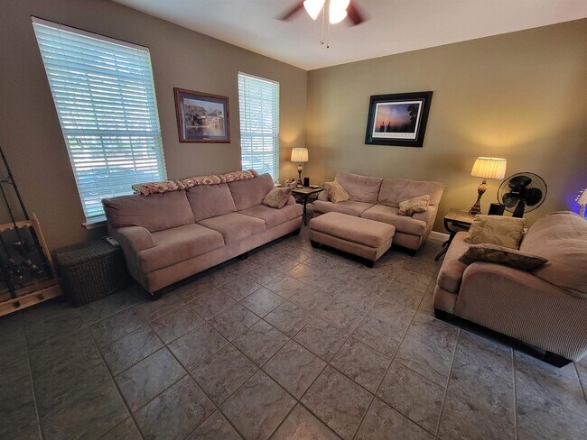 Foto del edificio - 4278 Avon Park Cir