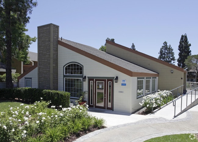 The Lake Apartments Fullerton Ca The Lake Apartments