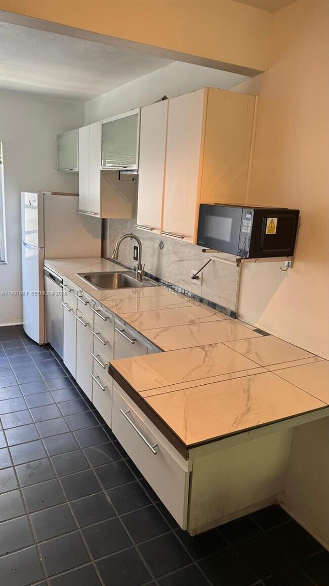 Foto del edificio - 424 NE 82nd St