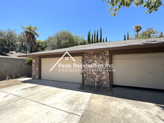 Foto del edificio - Nice 2bd/1ba Foothill Farms Duplex with 2 ...