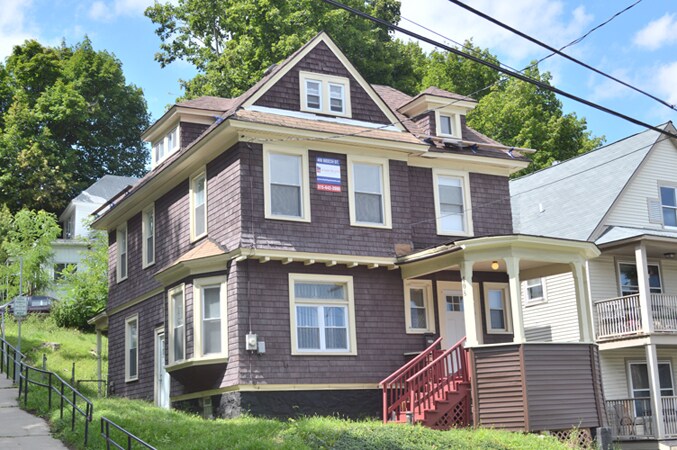 Exterior - 408 S Beech St
