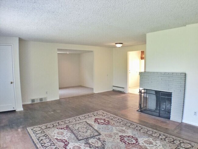 Building Photo - Cute Pinehurst Home for Lease- 2 Bedrooms ...
