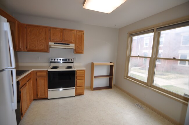 Photo - 206 Roundhouse Ct