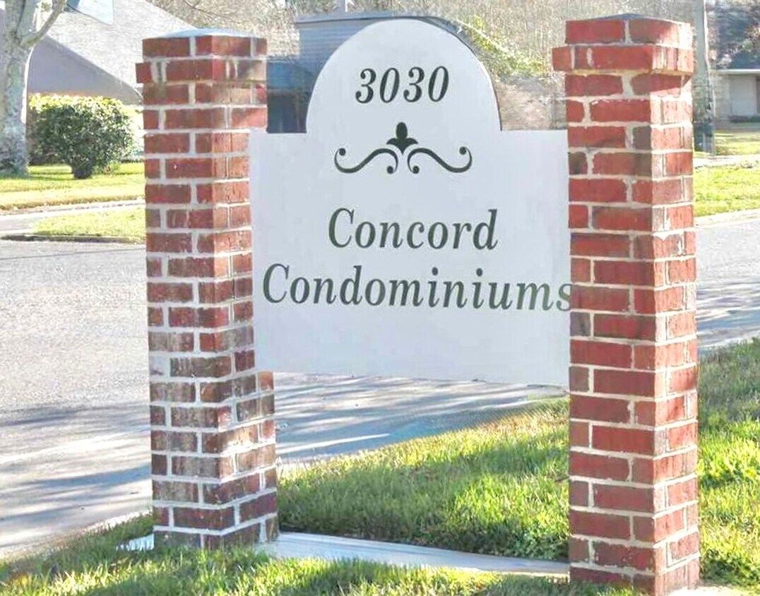 Primary Photo - ? Freshly Painted 2-Bedroom Condo in Conco...