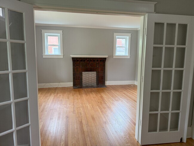 Sala de estar - 7205 Rhode Island Ave