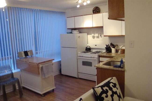 Building Photo - 1212 Guadalupe St