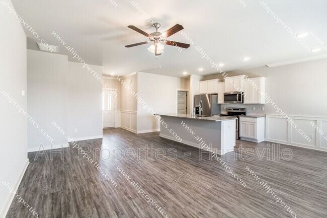 Building Photo - 26141 Valley Ridge Rd