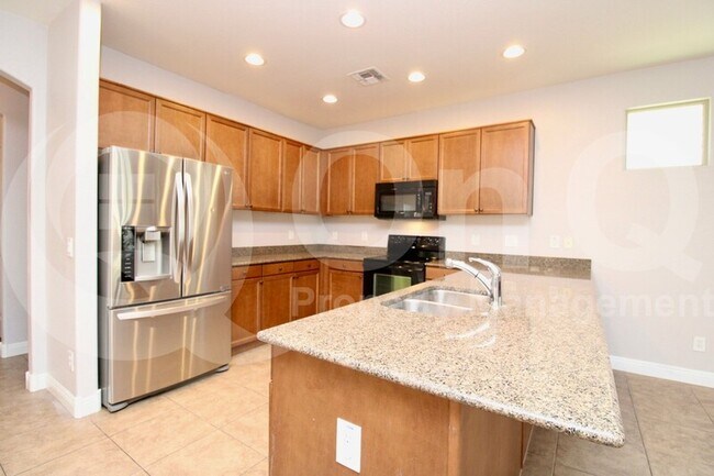 Building Photo - 3328 E Orchid Ln