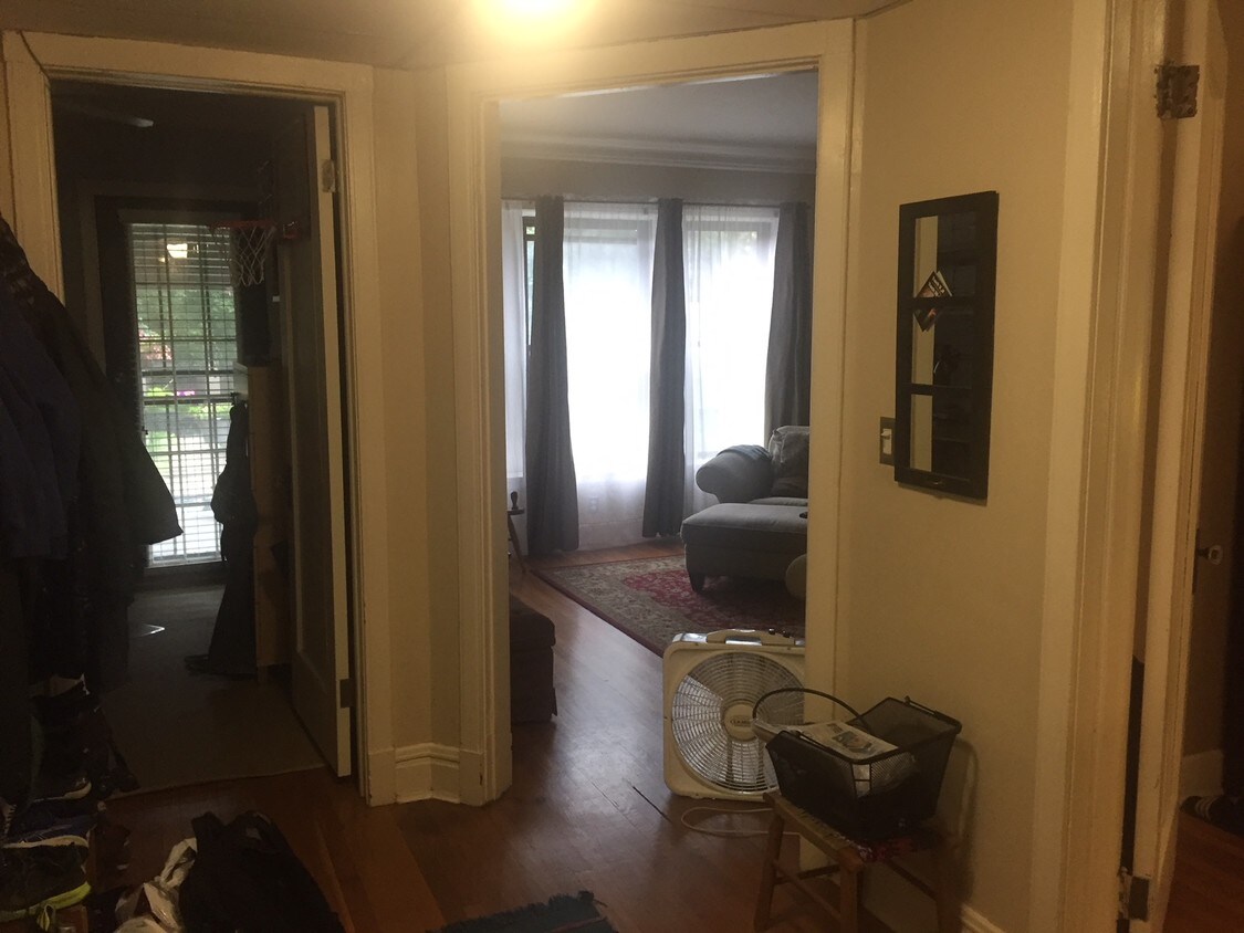 5442 S Cornell Ave Unit 2, Chicago, IL 60615 Condo for Rent in Chicago, IL