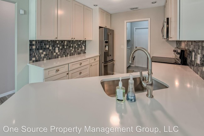 Building Photo - 3 br, 2 bath House - 2370 River Reach Dr