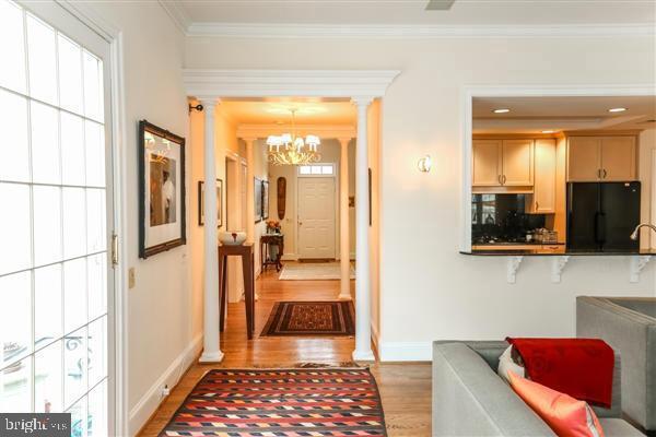 Building Photo - 143 Hesketh St