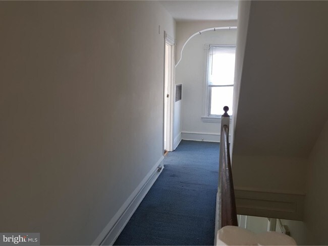 Building Photo - 10 Delsea Dr