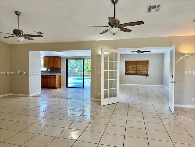 Foto del edificio - 13425 NW 10th St