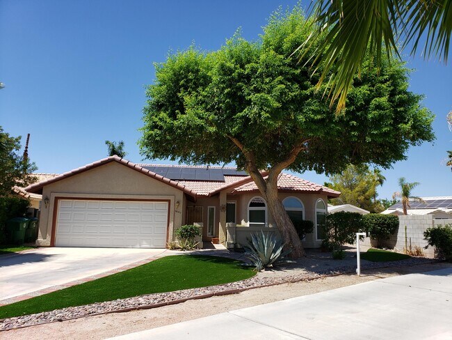 Building Photo - 68412 Descanso Cir