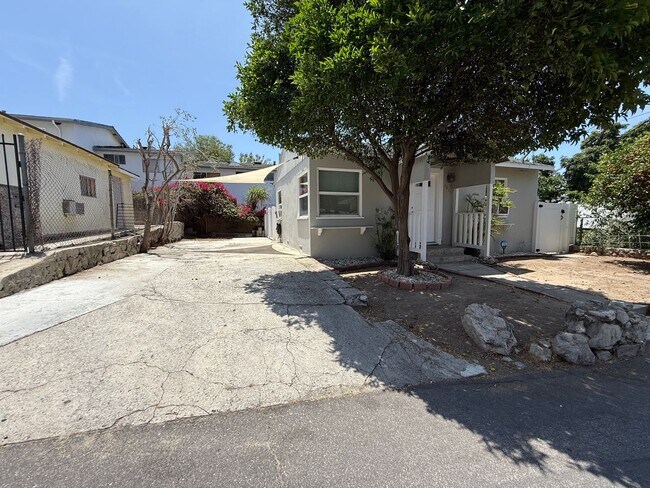 Foto del edificio - Remodeled Tujunga House