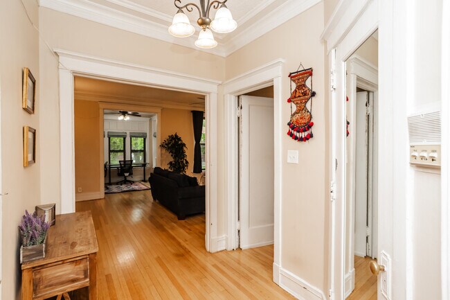 Foto del edificio - 5142 S Greenwood Ave