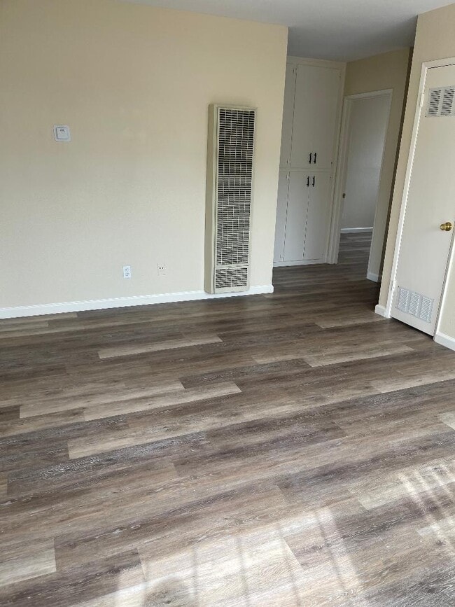 Building Photo - 721 12th St