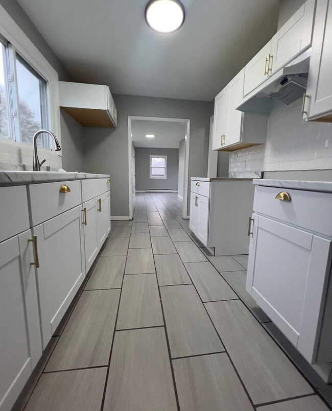 Building Photo - Beautiful  2 Bedroom House Available NOW in Burnham IL MUST SEE!!!