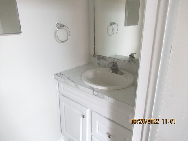 1/2 Bath - 192 Greenwood Loop Rd
