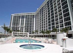 Foto del edificio - 10275 Collins Ave