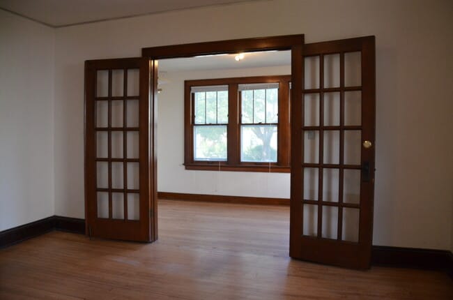 Building Photo - 935 Vilas Ave