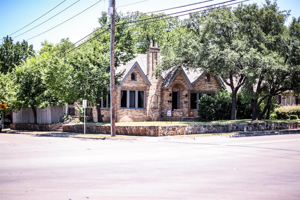 Primary Photo - 2601 S University Dr