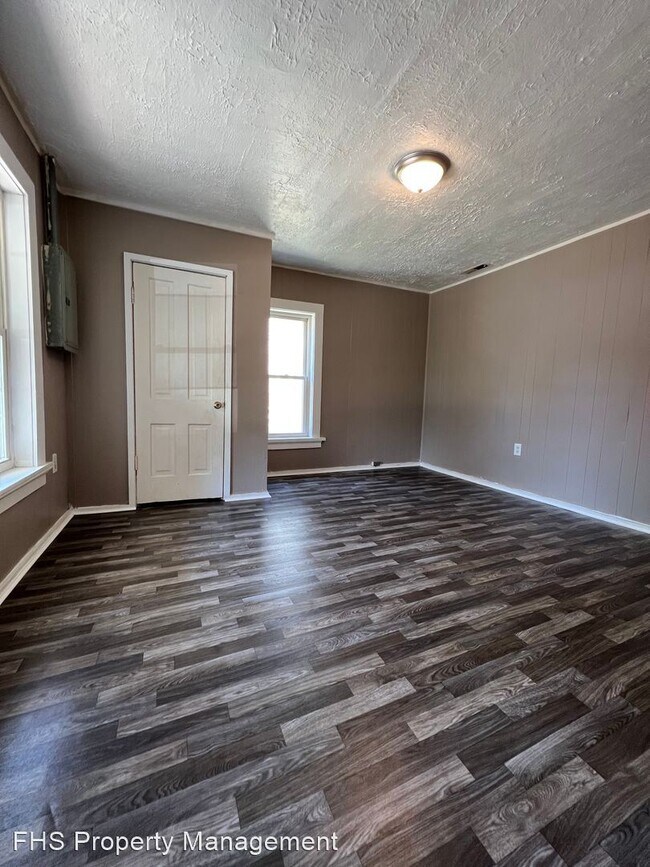 Building Photo - 3 br, 1.5 bath House - 2138 N Taylor