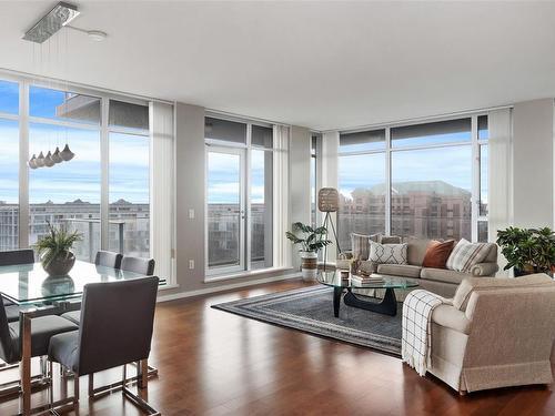 Photo du bâtiment - 100-100 Saghalie Rd