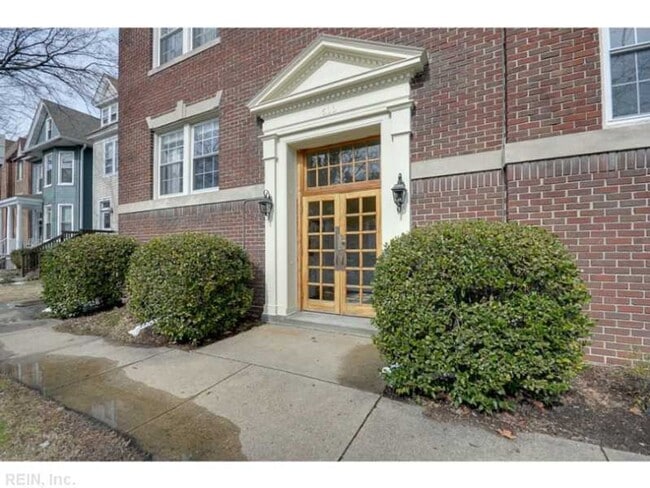 Building Photo - 600 W Olney Rd