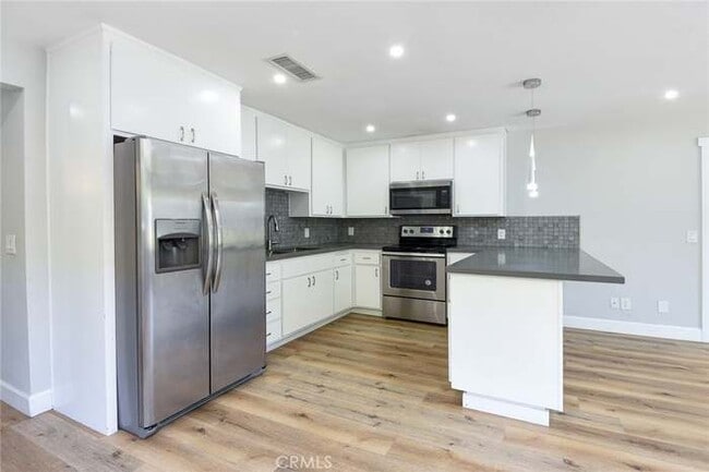 Foto del edificio - 835 Magarian Rd