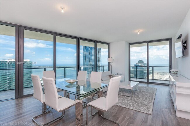 Foto del edificio - 1300 S Miami Ave