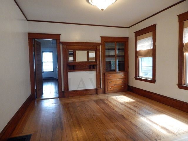Building Photo - 33 Josephine Ave