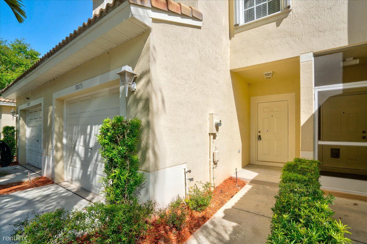 3 br, 2.5 bath Townhome Verona Lakes Townhome Rentals in Boynton Beach FL
