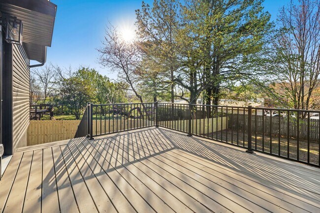 Foto del edificio - Brand New Duplex in Fayetteville!