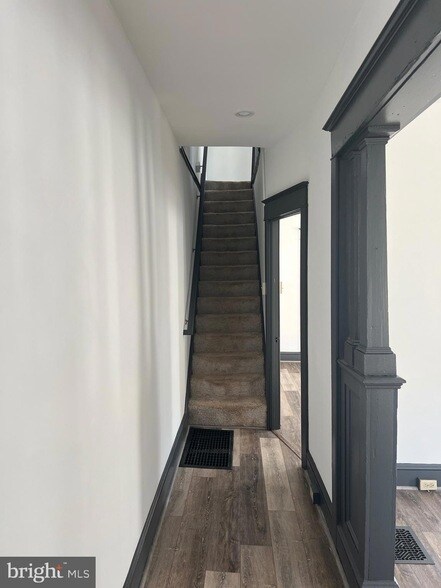 Foto del edificio - 438 Mitchell Ave