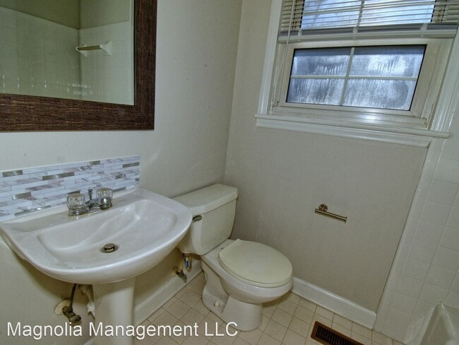 Building Photo - 3 br, 2 bath House - 1605 Mangum Ave.