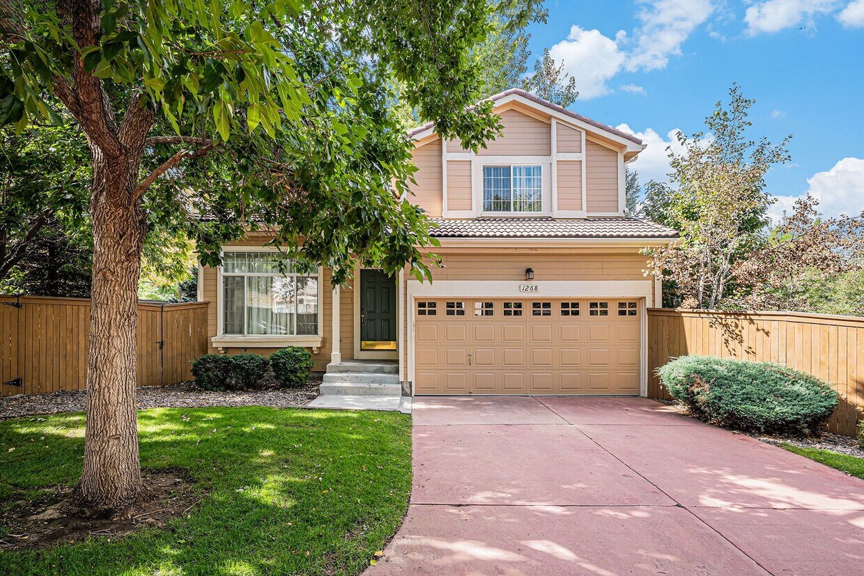 Foto principal - Charming 2-Bedroom Home in Highlands Ranch...